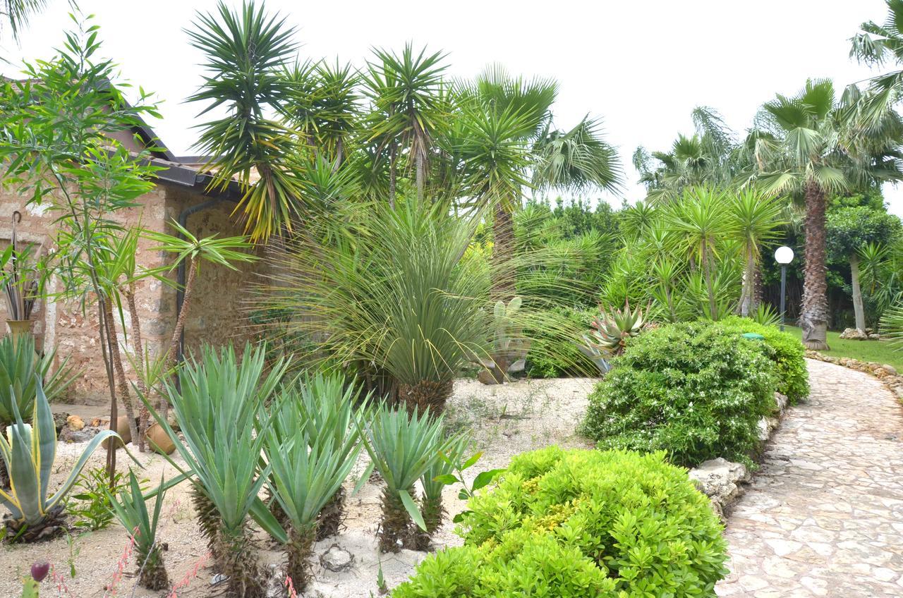 Masseria Pisciani Torchiarolo Bagian luar foto